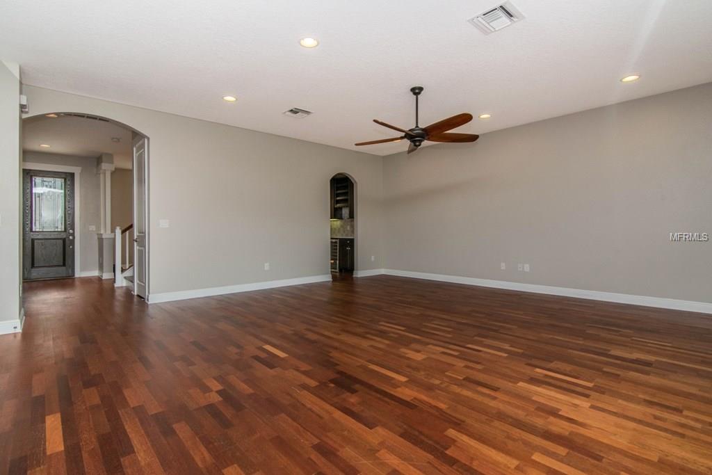 4105 W HORATIO STREET, TAMPA, Florida 33609, 5 Bedrooms Bedrooms, 8 Rooms Rooms,4 BathroomsBathrooms,Residential,For sale,HORATIO,T2927573