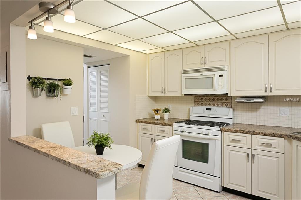 6020 SHORE BOULEVARD S, GULFPORT, Florida 33707, 2 Bedrooms Bedrooms, 3 Rooms Rooms,2 BathroomsBathrooms,Residential,For sale,SHORE,U7847407