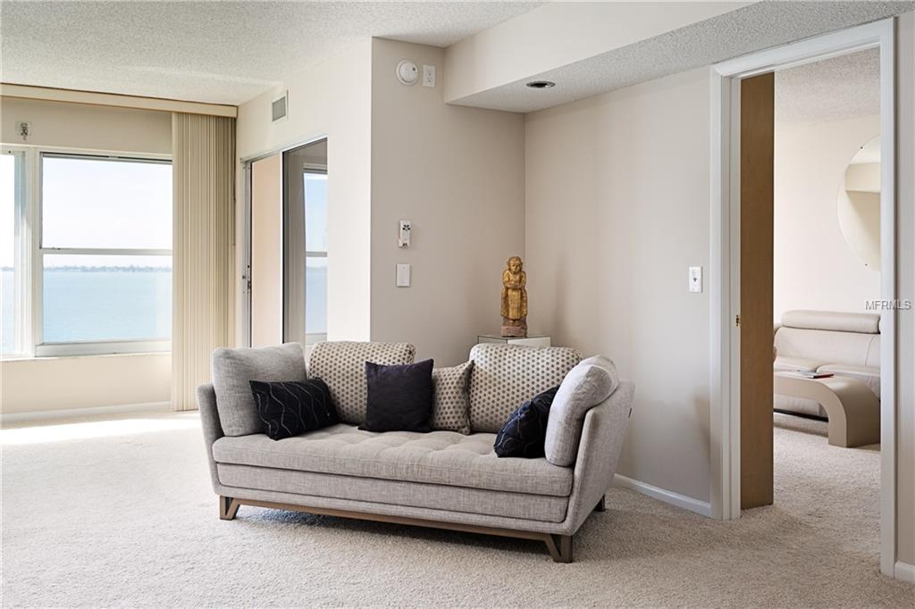 6020 SHORE BOULEVARD S, GULFPORT, Florida 33707, 2 Bedrooms Bedrooms, 3 Rooms Rooms,2 BathroomsBathrooms,Residential,For sale,SHORE,U7847407