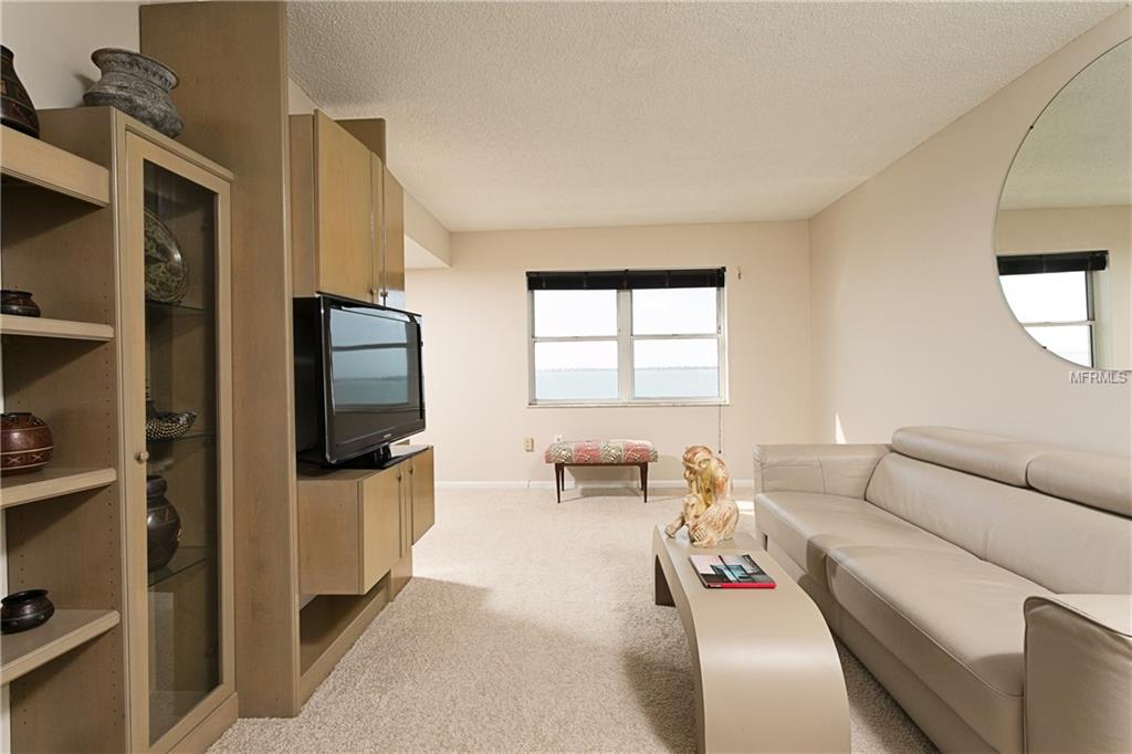 6020 SHORE BOULEVARD S, GULFPORT, Florida 33707, 2 Bedrooms Bedrooms, 3 Rooms Rooms,2 BathroomsBathrooms,Residential,For sale,SHORE,U7847407