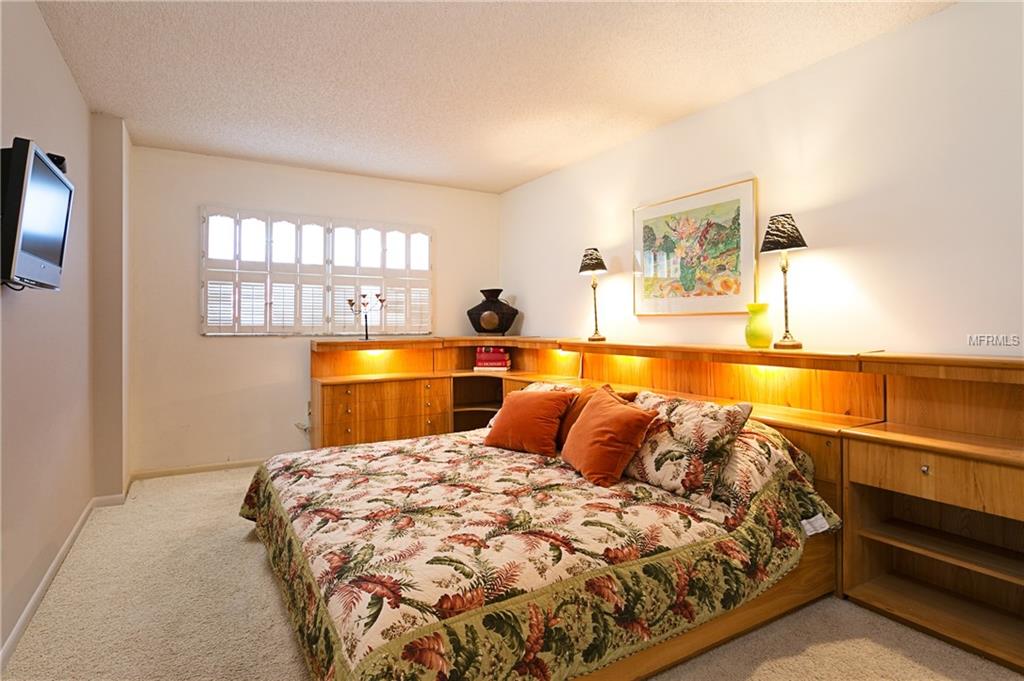 6020 SHORE BOULEVARD S, GULFPORT, Florida 33707, 2 Bedrooms Bedrooms, 3 Rooms Rooms,2 BathroomsBathrooms,Residential,For sale,SHORE,U7847407