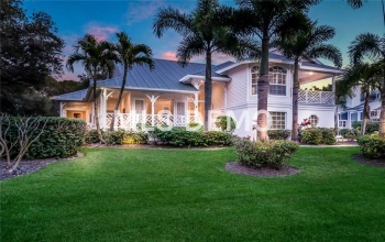 8835 FISHERMENS BAY DRIVE, SARASOTA, Florida 34231, 4 Bedrooms Bedrooms, 9 Rooms Rooms,3 BathroomsBathrooms,Residential,For sale,FISHERMENS BAY,A4210050