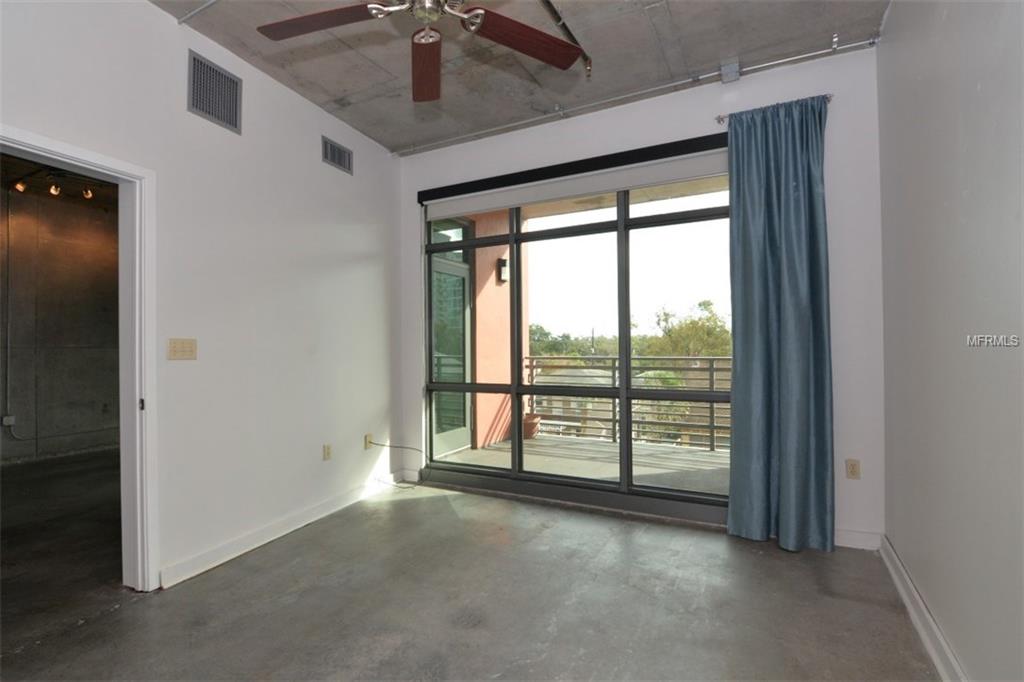 10 N SUMMERLIN AVENUE, ORLANDO, Florida 32801, 1 Bedroom Bedrooms, 3 Rooms Rooms,1 BathroomBathrooms,Residential,For sale,SUMMERLIN,O5561969