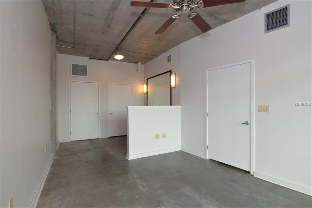 10 N SUMMERLIN AVENUE, ORLANDO, Florida 32801, 1 Bedroom Bedrooms, 3 Rooms Rooms,1 BathroomBathrooms,Residential,For sale,SUMMERLIN,O5561969