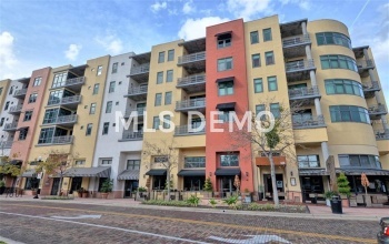 10 N SUMMERLIN AVENUE, ORLANDO, Florida 32801, 1 Bedroom Bedrooms, 3 Rooms Rooms,1 BathroomBathrooms,Residential,For sale,SUMMERLIN,O5561969