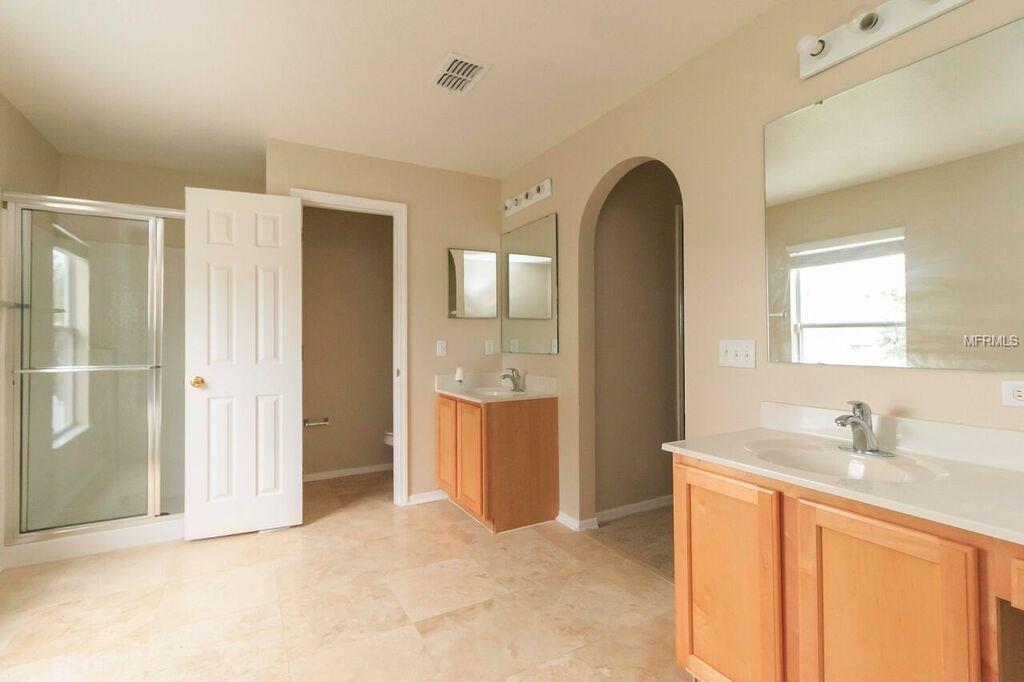 132 FISH HAWK DRIVE, WINTER HAVEN, Florida 33884, 6 Bedrooms Bedrooms, 9 Rooms Rooms,4 BathroomsBathrooms,Residential,For sale,FISH HAWK,O5542395