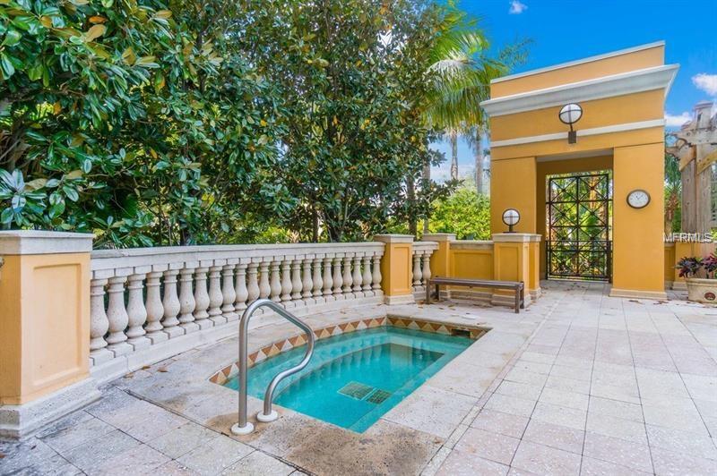 750 N TAMIAMI TRAIL, SARASOTA, Florida 34236, 2 Bedrooms Bedrooms, 5 Rooms Rooms,1 BathroomBathrooms,Residential,For sale,TAMIAMI,A4200984