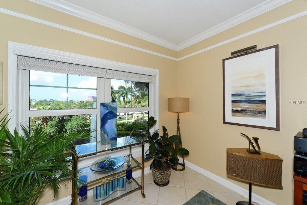 750 N TAMIAMI TRAIL, SARASOTA, Florida 34236, 2 Bedrooms Bedrooms, 5 Rooms Rooms,1 BathroomBathrooms,Residential,For sale,TAMIAMI,A4200984
