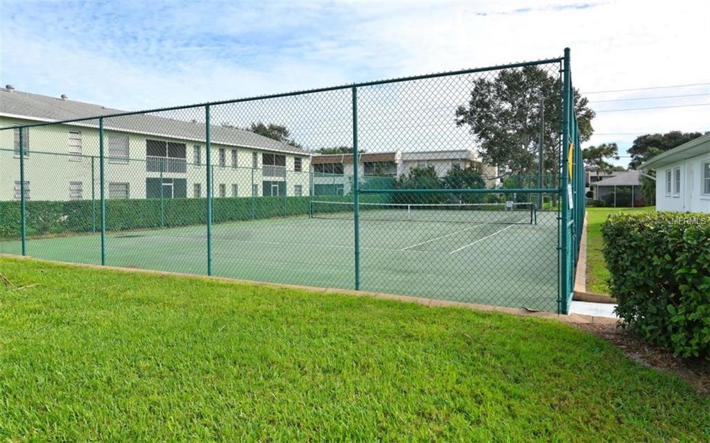 4934 LINSEY COURT, SARASOTA, Florida 34243, 3 Bedrooms Bedrooms, 7 Rooms Rooms,2 BathroomsBathrooms,Residential,For sale,LINSEY,A4205552