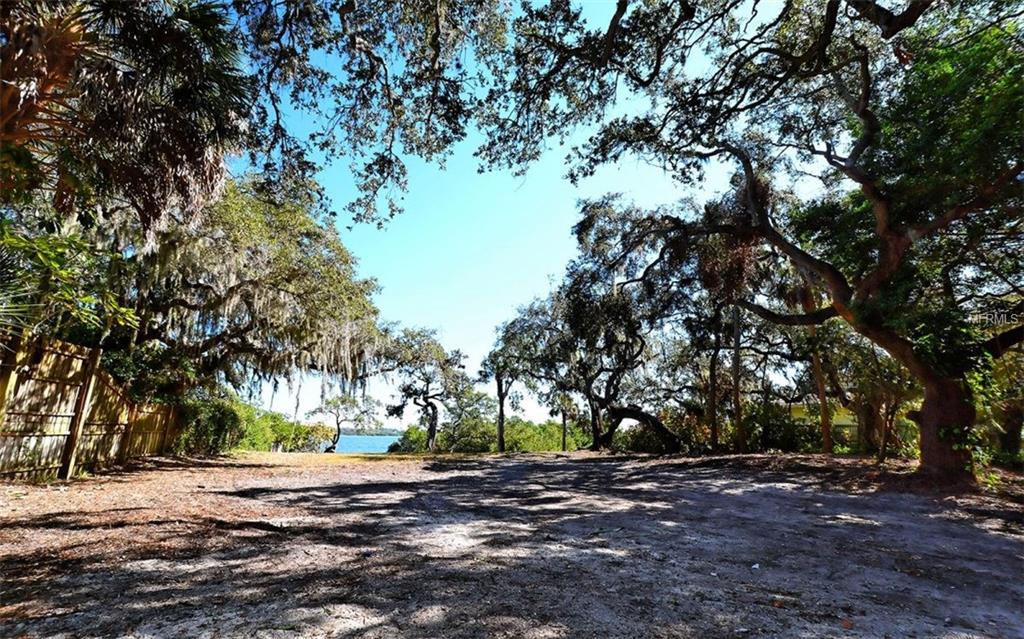 8535 MIDNIGHT PASS ROAD, SARASOTA, Florida 34242, ,Vacant land,For sale,MIDNIGHT PASS,A4146348