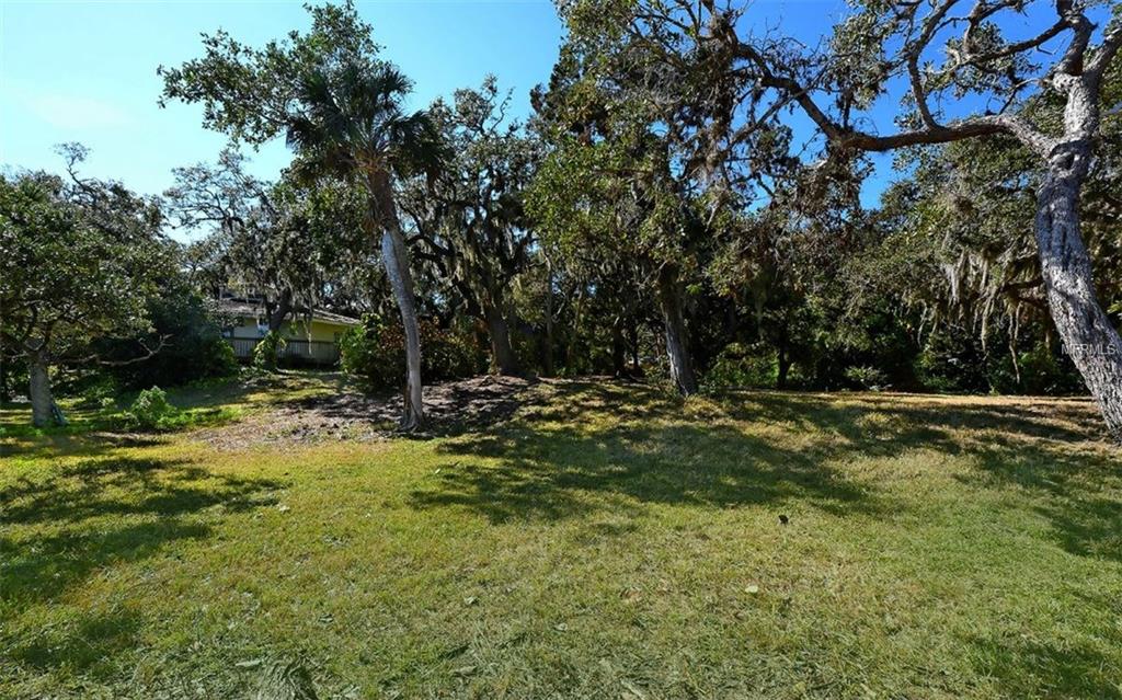 8535 MIDNIGHT PASS ROAD, SARASOTA, Florida 34242, ,Vacant land,For sale,MIDNIGHT PASS,A4146348