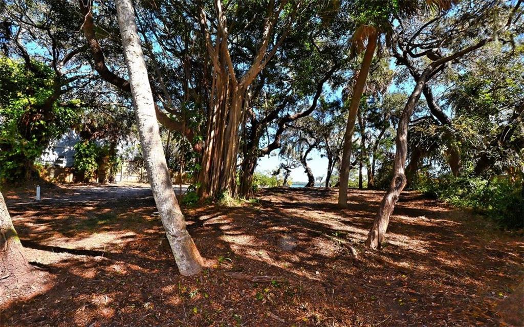 8535 MIDNIGHT PASS ROAD, SARASOTA, Florida 34242, ,Vacant land,For sale,MIDNIGHT PASS,A4146348