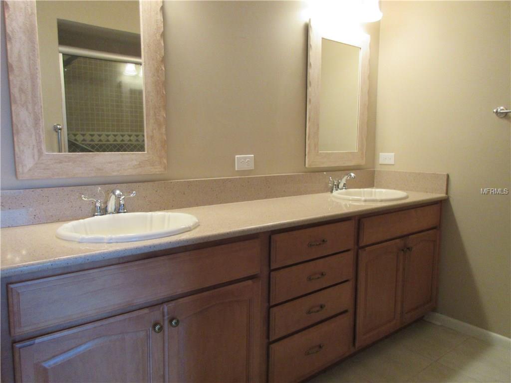 711 OAK PARK PLACE, BRANDON, Florida 33511, 2 Bedrooms Bedrooms, 4 Rooms Rooms,2 BathroomsBathrooms,Residential,For sale,OAK PARK,L4724969