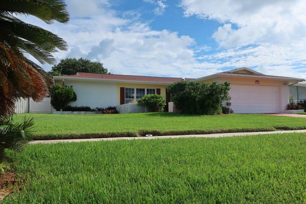 14930 CROWN DRIVE, LARGO, Florida 33774, 3 Bedrooms Bedrooms, 5 Rooms Rooms,2 BathroomsBathrooms,Residential,For sale,CROWN,G4852524