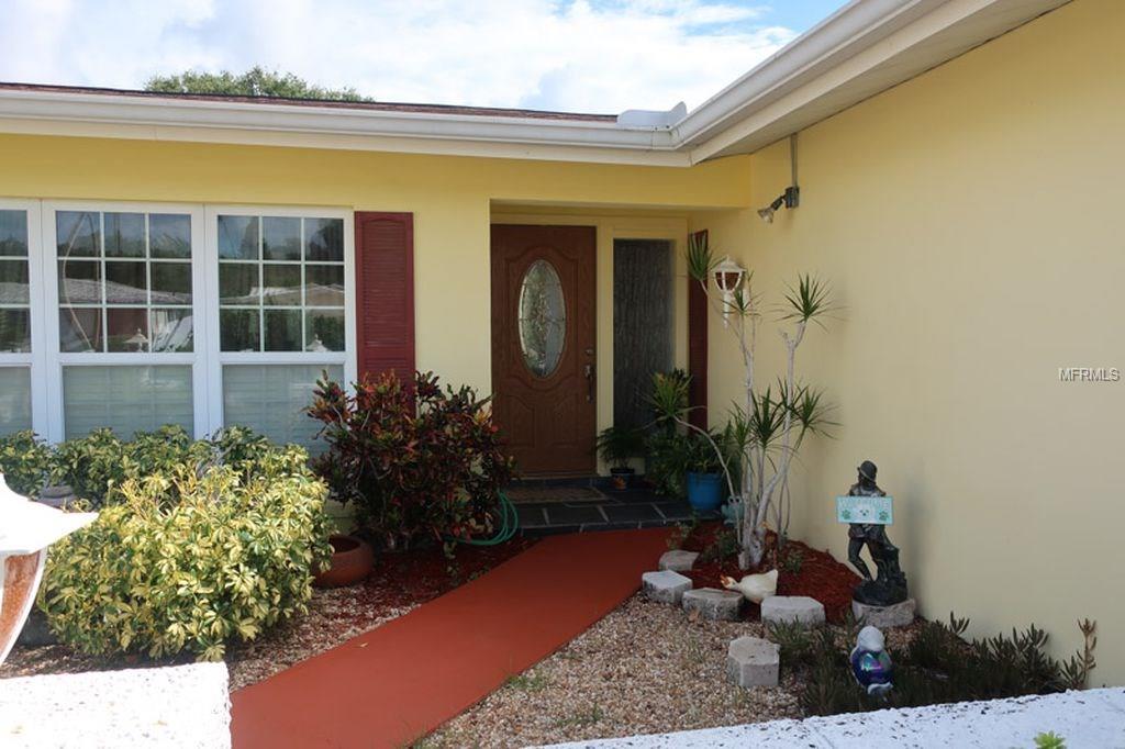 14930 CROWN DRIVE, LARGO, Florida 33774, 3 Bedrooms Bedrooms, 5 Rooms Rooms,2 BathroomsBathrooms,Residential,For sale,CROWN,G4852524