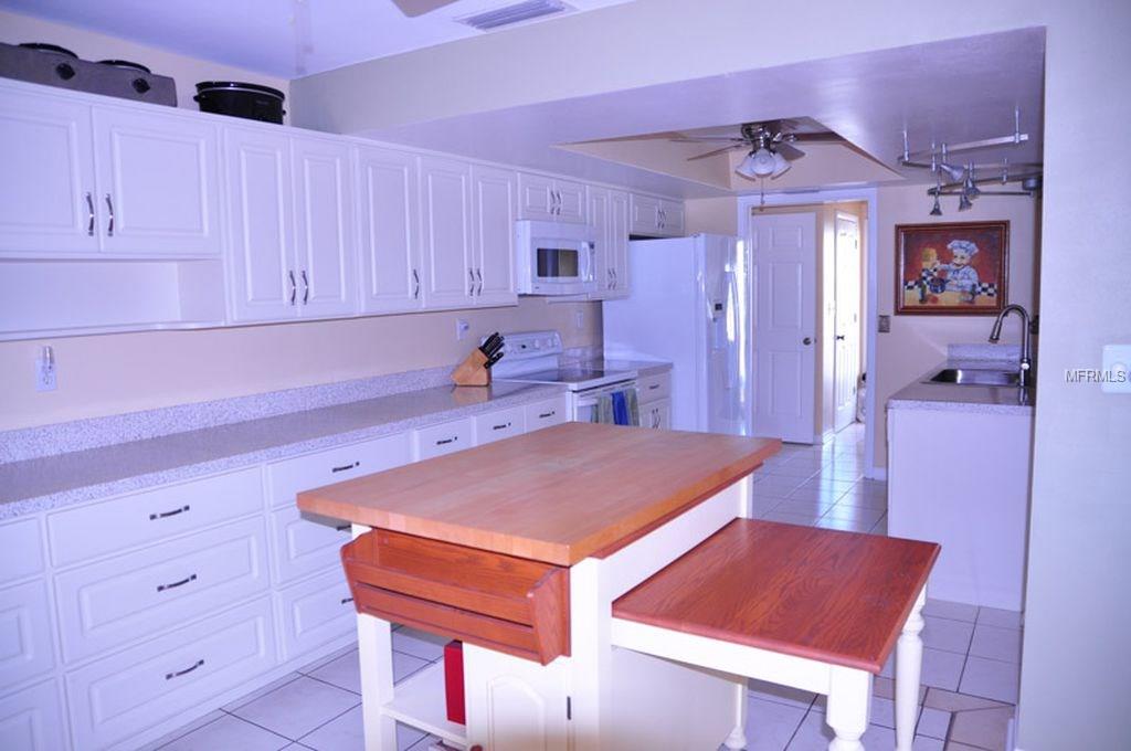 14930 CROWN DRIVE, LARGO, Florida 33774, 3 Bedrooms Bedrooms, 5 Rooms Rooms,2 BathroomsBathrooms,Residential,For sale,CROWN,G4852524