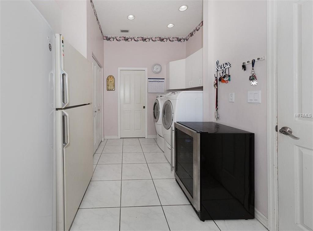 671 MAY APPLE WAY, VENICE, Florida 34293, 4 Bedrooms Bedrooms, 9 Rooms Rooms,3 BathroomsBathrooms,Residential,For sale,MAY APPLE,N5916385