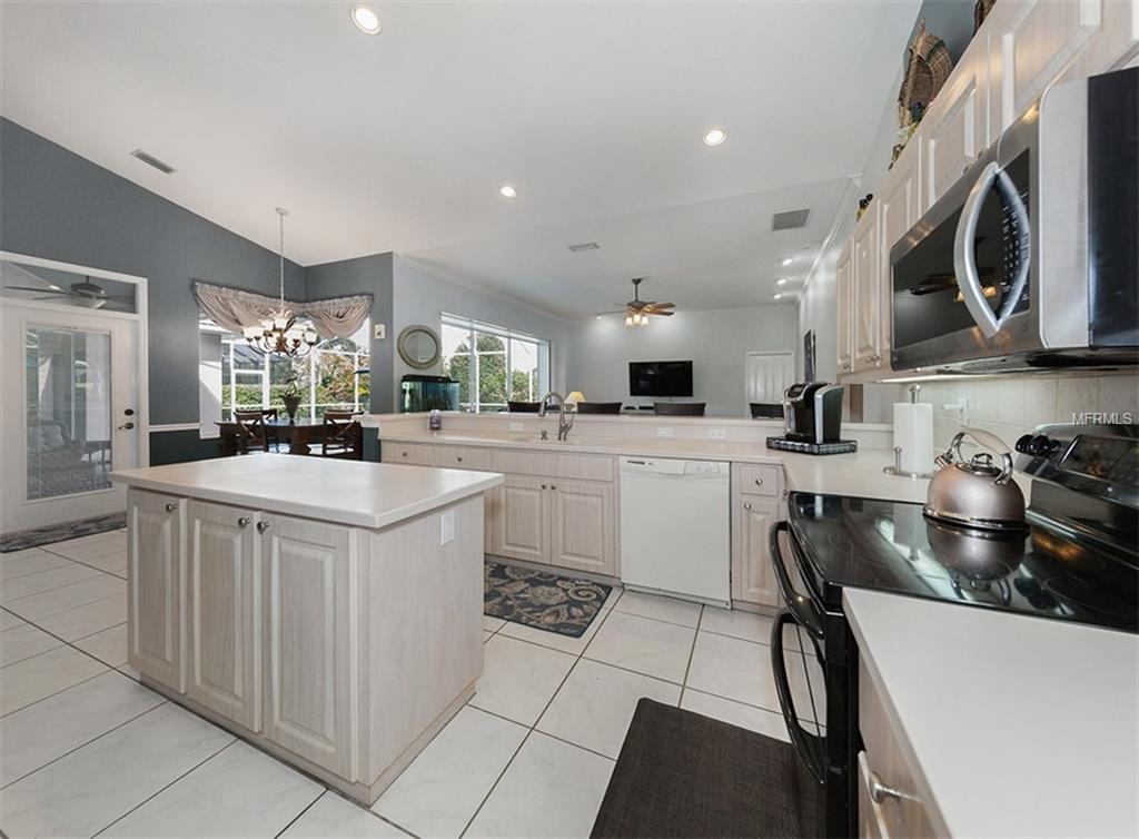 671 MAY APPLE WAY, VENICE, Florida 34293, 4 Bedrooms Bedrooms, 9 Rooms Rooms,3 BathroomsBathrooms,Residential,For sale,MAY APPLE,N5916385