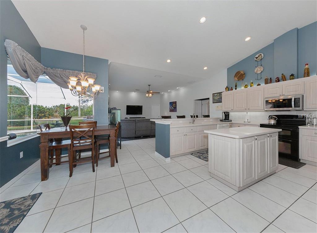 671 MAY APPLE WAY, VENICE, Florida 34293, 4 Bedrooms Bedrooms, 9 Rooms Rooms,3 BathroomsBathrooms,Residential,For sale,MAY APPLE,N5916385