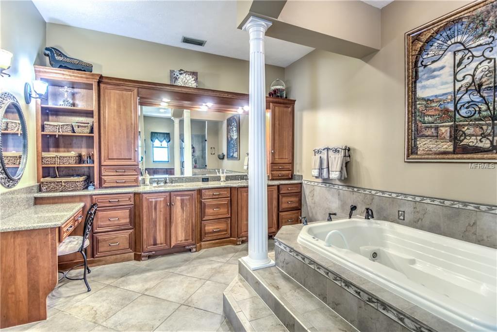 1009 CENTERBROOK DRIVE, BRANDON, Florida 33511, 5 Bedrooms Bedrooms, 5 Rooms Rooms,3 BathroomsBathrooms,Residential,For sale,CENTERBROOK,T2912780