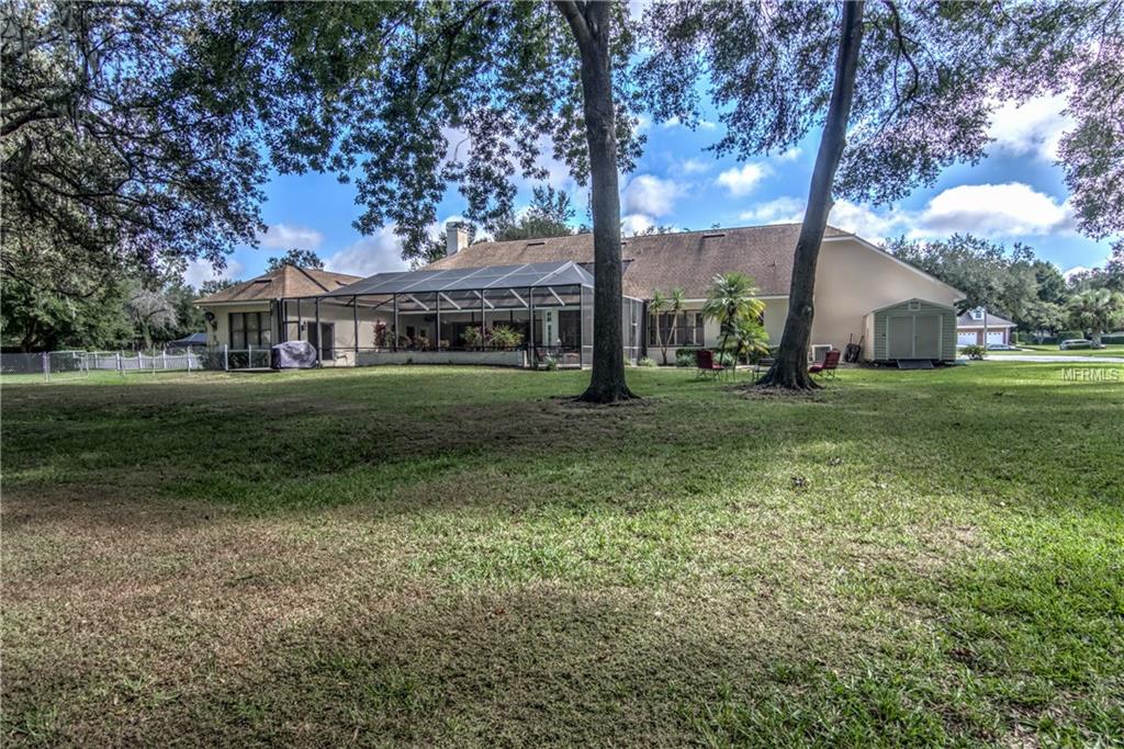 1009 CENTERBROOK DRIVE, BRANDON, Florida 33511, 5 Bedrooms Bedrooms, 5 Rooms Rooms,3 BathroomsBathrooms,Residential,For sale,CENTERBROOK,T2912780