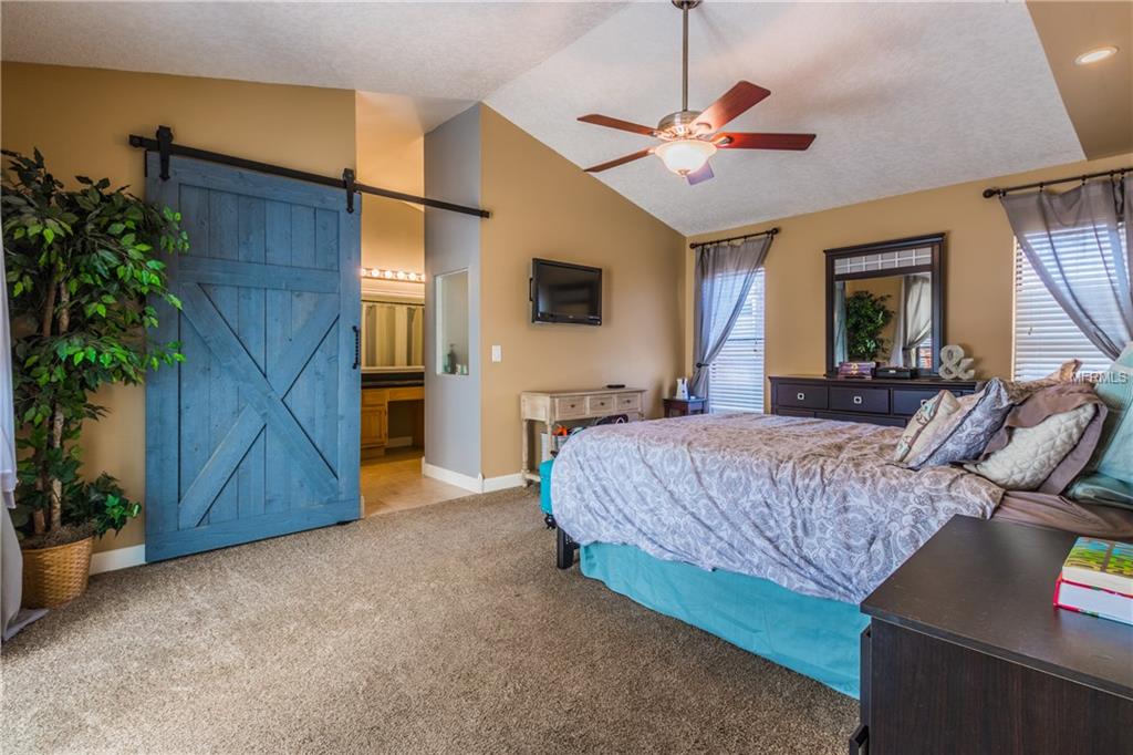 412 LOBLOLLY COURT, LONGWOOD, Florida 32750, 4 Bedrooms Bedrooms, 7 Rooms Rooms,2 BathroomsBathrooms,Residential,For sale,LOBLOLLY,V4721690