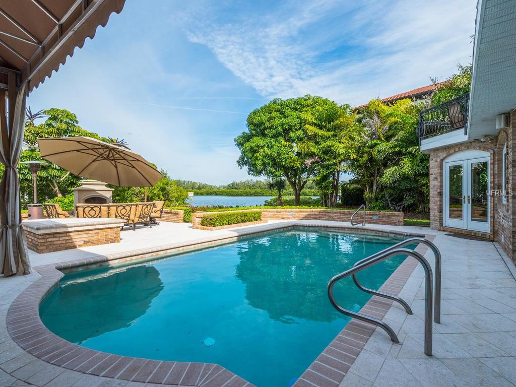 815 TROPICAL CIRCLE, SARASOTA, Florida 34242, 4 Bedrooms Bedrooms, 9 Rooms Rooms,4 BathroomsBathrooms,Residential,For sale,TROPICAL,A4205553