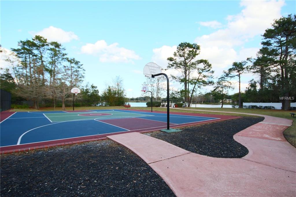 544 WILMINGTON CIRCLE, OVIEDO, Florida 32765, 5 Bedrooms Bedrooms, 9 Rooms Rooms,3 BathroomsBathrooms,Residential,For sale,WILMINGTON,O5555295