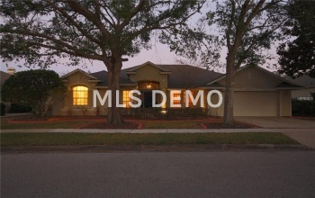 544 WILMINGTON CIRCLE, OVIEDO, Florida 32765, 5 Bedrooms Bedrooms, 9 Rooms Rooms,3 BathroomsBathrooms,Residential,For sale,WILMINGTON,O5555295