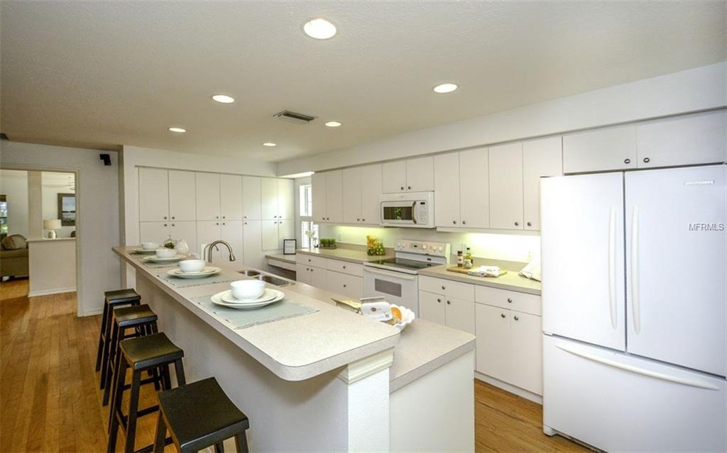 2133 ORIOLE DRIVE, SARASOTA, Florida 34239, 4 Bedrooms Bedrooms, 9 Rooms Rooms,3 BathroomsBathrooms,Residential,For sale,ORIOLE,A4207365