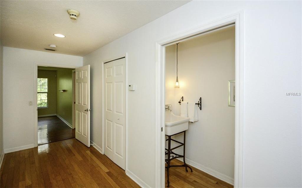 2133 ORIOLE DRIVE, SARASOTA, Florida 34239, 4 Bedrooms Bedrooms, 9 Rooms Rooms,3 BathroomsBathrooms,Residential,For sale,ORIOLE,A4207365