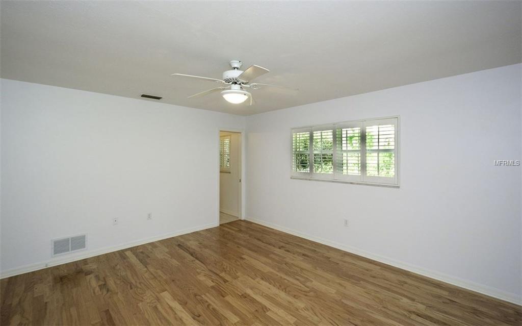 2133 ORIOLE DRIVE, SARASOTA, Florida 34239, 4 Bedrooms Bedrooms, 9 Rooms Rooms,3 BathroomsBathrooms,Residential,For sale,ORIOLE,A4207365