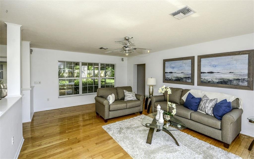 2133 ORIOLE DRIVE, SARASOTA, Florida 34239, 4 Bedrooms Bedrooms, 9 Rooms Rooms,3 BathroomsBathrooms,Residential,For sale,ORIOLE,A4207365