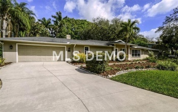 2133 ORIOLE DRIVE, SARASOTA, Florida 34239, 4 Bedrooms Bedrooms, 9 Rooms Rooms,3 BathroomsBathrooms,Residential,For sale,ORIOLE,A4207365