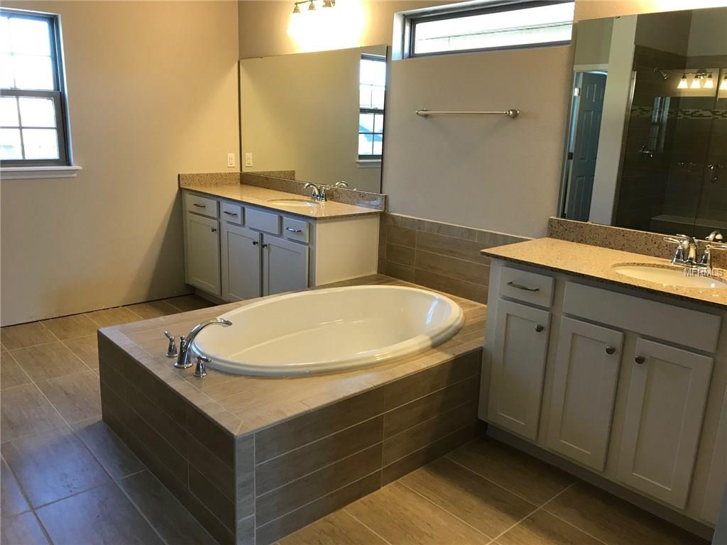 9575 ROYAL ESTATES BLVD, ORLANDO, Florida 32836, 4 Bedrooms Bedrooms, 3 Rooms Rooms,4 BathroomsBathrooms,Residential,For sale,ROYAL ESTATES BLVD,T2924995