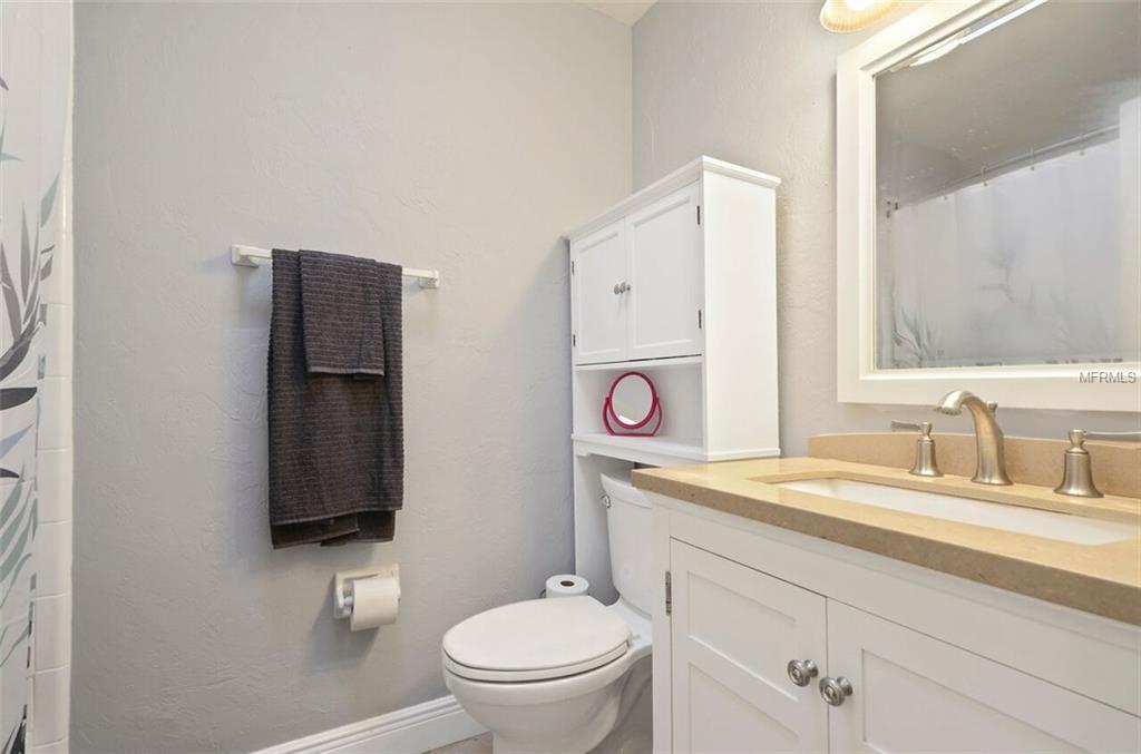 303 HERMITS TRAIL, ALTAMONTE SPRINGS, Florida 32701, 3 Bedrooms Bedrooms, 7 Rooms Rooms,2 BathroomsBathrooms,Residential,For sale,HERMITS,O5561229