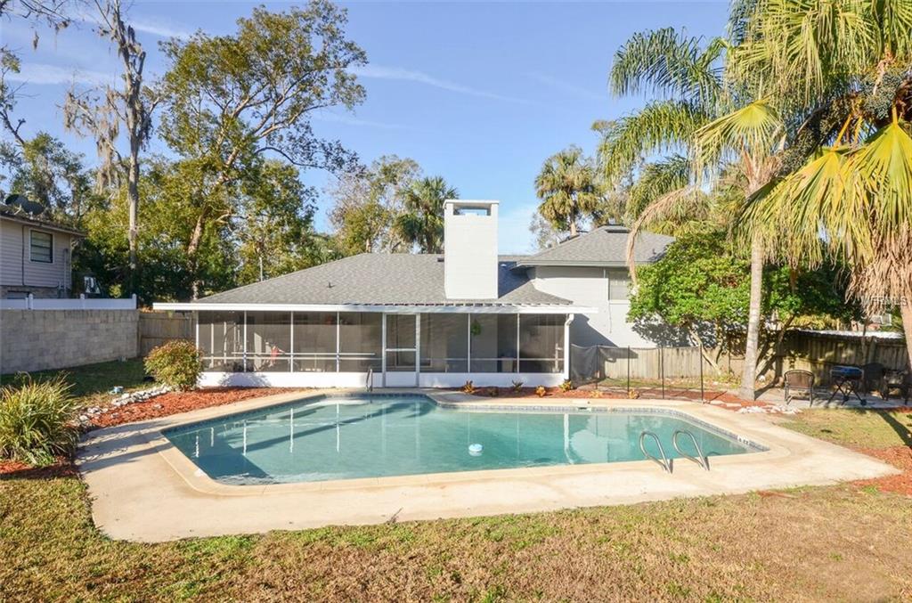 303 HERMITS TRAIL, ALTAMONTE SPRINGS, Florida 32701, 3 Bedrooms Bedrooms, 7 Rooms Rooms,2 BathroomsBathrooms,Residential,For sale,HERMITS,O5561229