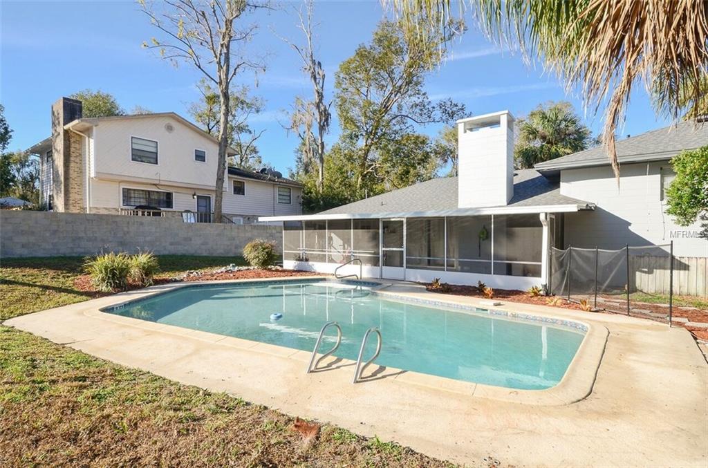 303 HERMITS TRAIL, ALTAMONTE SPRINGS, Florida 32701, 3 Bedrooms Bedrooms, 7 Rooms Rooms,2 BathroomsBathrooms,Residential,For sale,HERMITS,O5561229