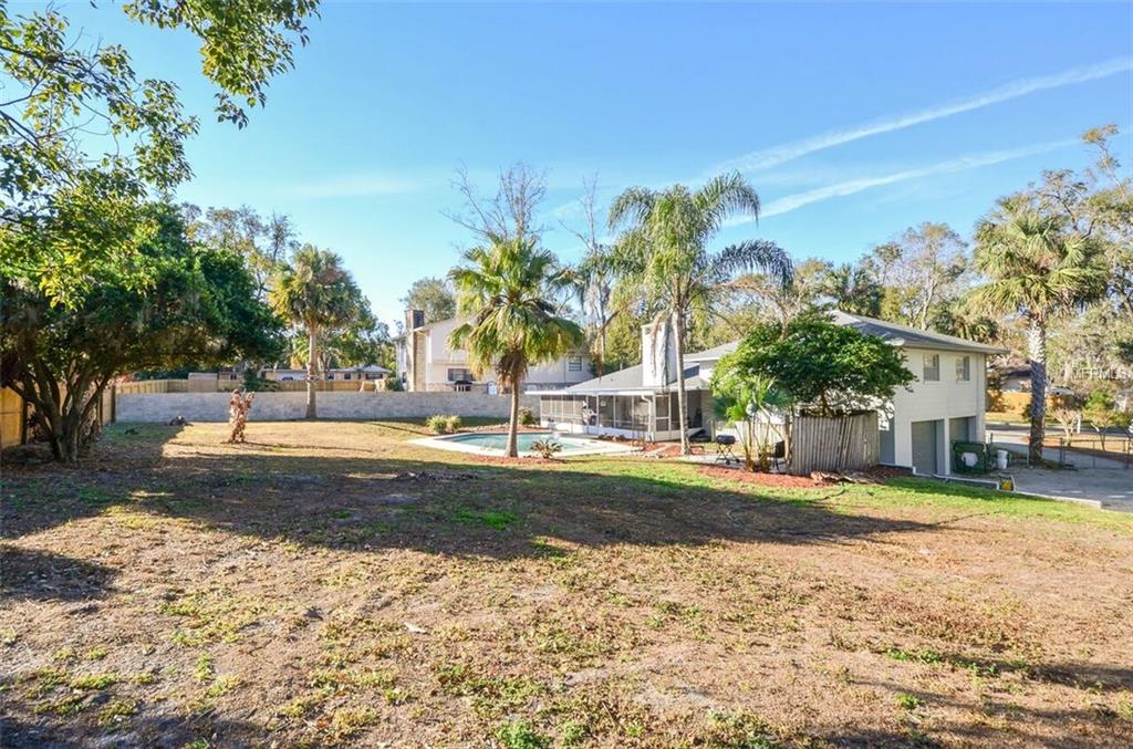 303 HERMITS TRAIL, ALTAMONTE SPRINGS, Florida 32701, 3 Bedrooms Bedrooms, 7 Rooms Rooms,2 BathroomsBathrooms,Residential,For sale,HERMITS,O5561229