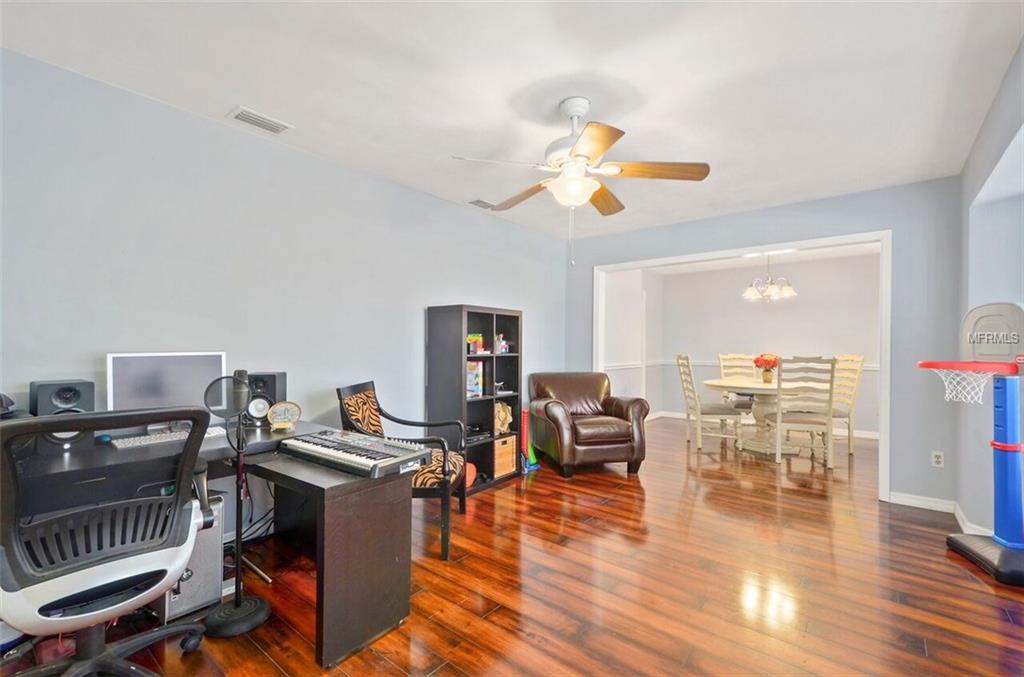 303 HERMITS TRAIL, ALTAMONTE SPRINGS, Florida 32701, 3 Bedrooms Bedrooms, 7 Rooms Rooms,2 BathroomsBathrooms,Residential,For sale,HERMITS,O5561229