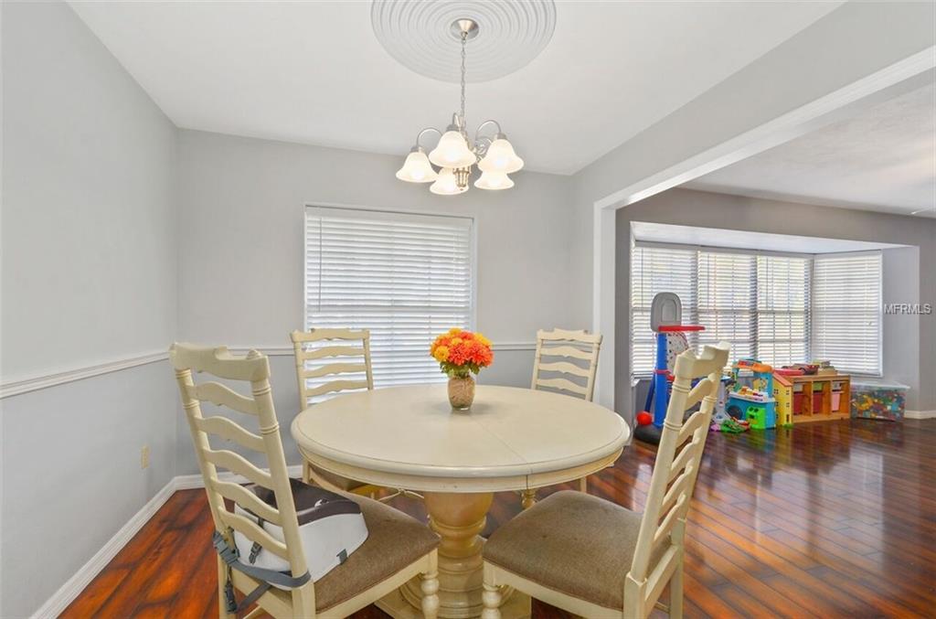 303 HERMITS TRAIL, ALTAMONTE SPRINGS, Florida 32701, 3 Bedrooms Bedrooms, 7 Rooms Rooms,2 BathroomsBathrooms,Residential,For sale,HERMITS,O5561229