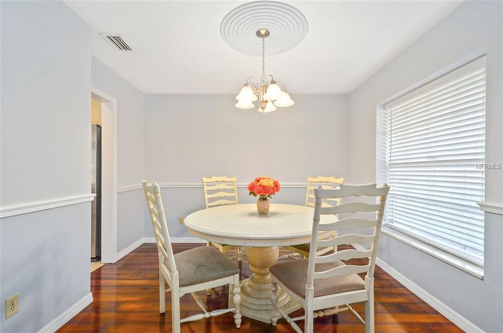 303 HERMITS TRAIL, ALTAMONTE SPRINGS, Florida 32701, 3 Bedrooms Bedrooms, 7 Rooms Rooms,2 BathroomsBathrooms,Residential,For sale,HERMITS,O5561229