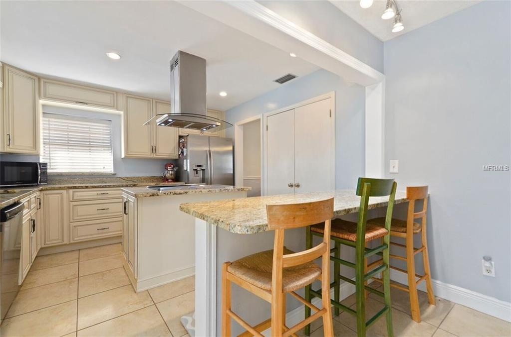 303 HERMITS TRAIL, ALTAMONTE SPRINGS, Florida 32701, 3 Bedrooms Bedrooms, 7 Rooms Rooms,2 BathroomsBathrooms,Residential,For sale,HERMITS,O5561229