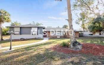 303 HERMITS TRAIL, ALTAMONTE SPRINGS, Florida 32701, 3 Bedrooms Bedrooms, 7 Rooms Rooms,2 BathroomsBathrooms,Residential,For sale,HERMITS,O5561229