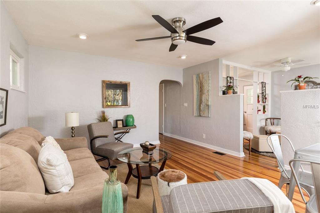 1130 26TH AVENUE N, ST PETERSBURG, Florida 33704, 2 Bedrooms Bedrooms, 5 Rooms Rooms,2 BathroomsBathrooms,Residential,For sale,26TH,U7844798