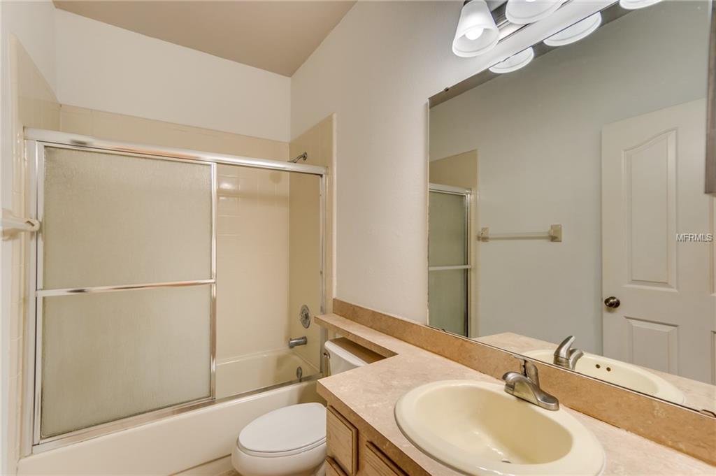 2711 GRANTHAM COURT, ORLANDO, Florida 32835, 3 Bedrooms Bedrooms, 7 Rooms Rooms,2 BathroomsBathrooms,Residential,For sale,GRANTHAM,O5561230