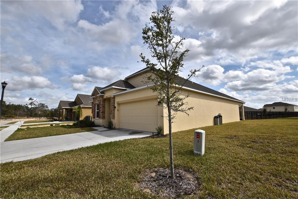 DAVENPORT, Florida 33837, 3 Bedrooms Bedrooms, 7 Rooms Rooms,2 BathroomsBathrooms,Residential,For sale,S4856985
