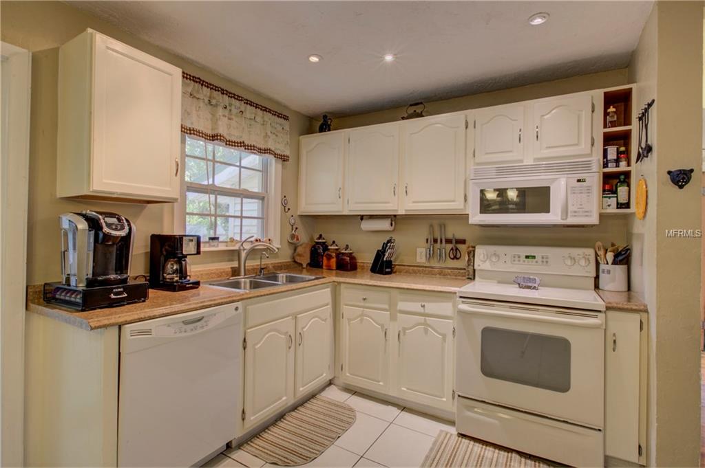 2127 S JEFFERSON AVENUE, SARASOTA, Florida 34239, 5 Bedrooms Bedrooms, 15 Rooms Rooms,2 BathroomsBathrooms,Residential,For sale,JEFFERSON,A4194755