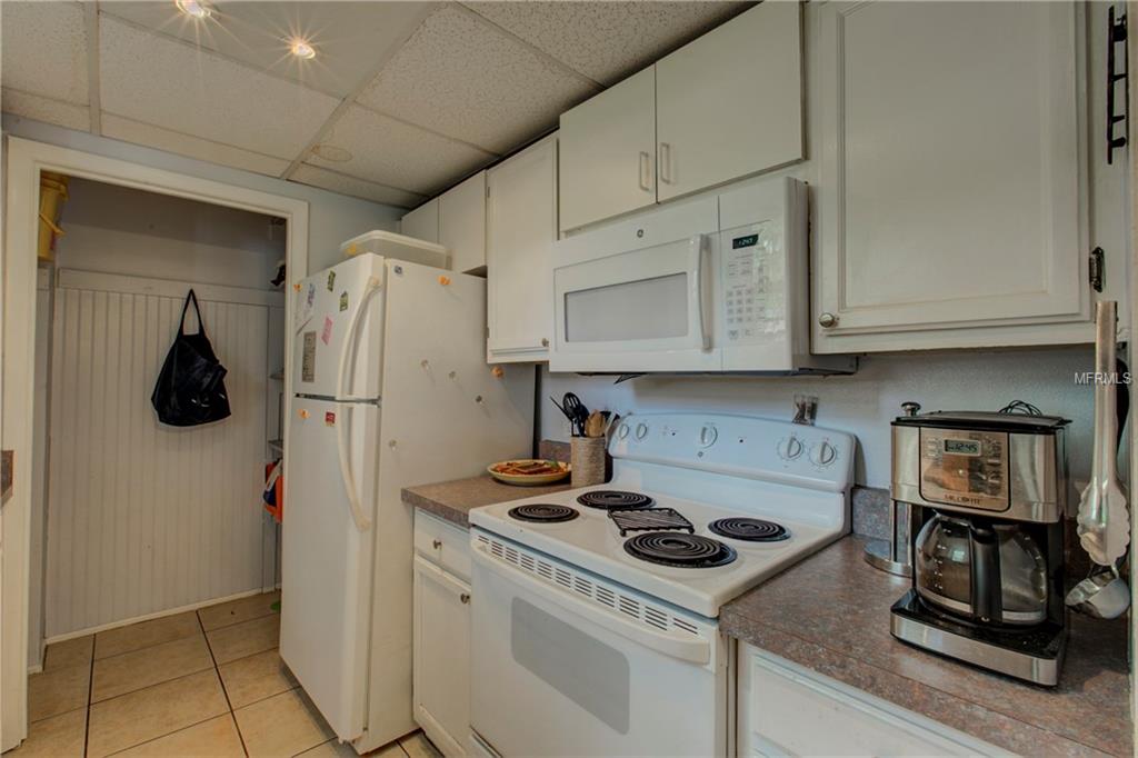 2127 S JEFFERSON AVENUE, SARASOTA, Florida 34239, 5 Bedrooms Bedrooms, 15 Rooms Rooms,2 BathroomsBathrooms,Residential,For sale,JEFFERSON,A4194755