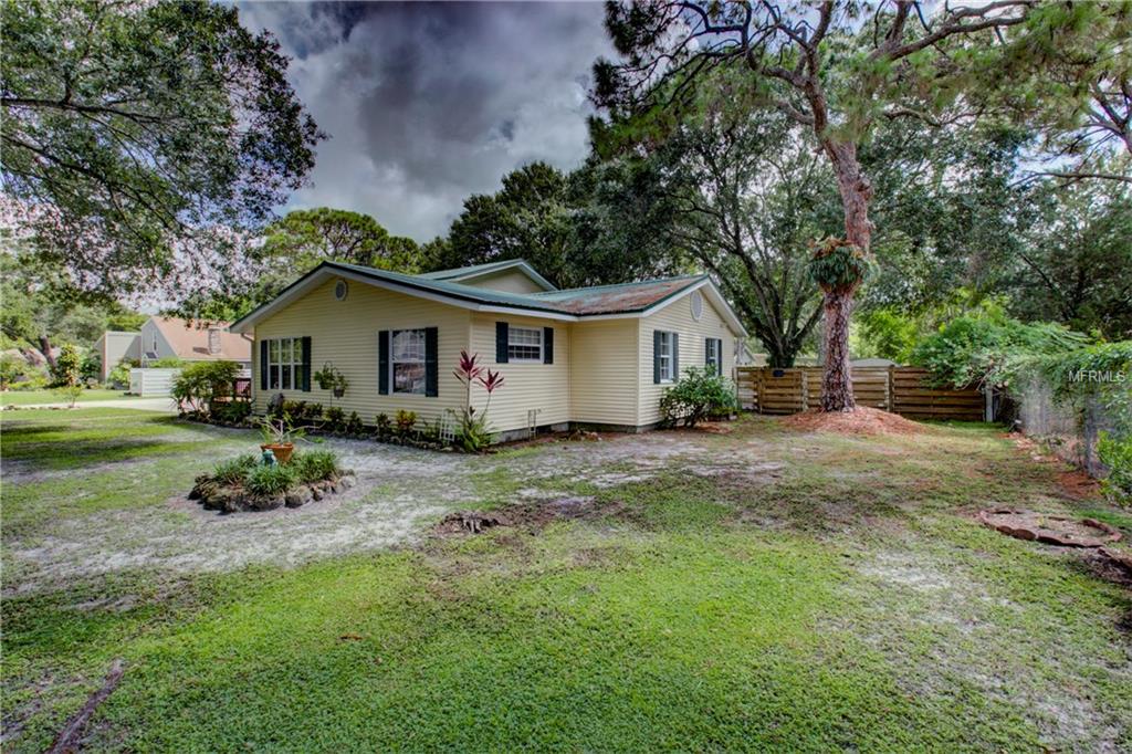2127 S JEFFERSON AVENUE, SARASOTA, Florida 34239, 5 Bedrooms Bedrooms, 15 Rooms Rooms,2 BathroomsBathrooms,Residential,For sale,JEFFERSON,A4194755